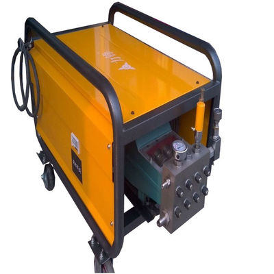 गुणवत्ता  5.6L/ Min 10000 Psi Hydraulic Pipeline Pressure Testing Pump Hydro Test Pump कारखाना