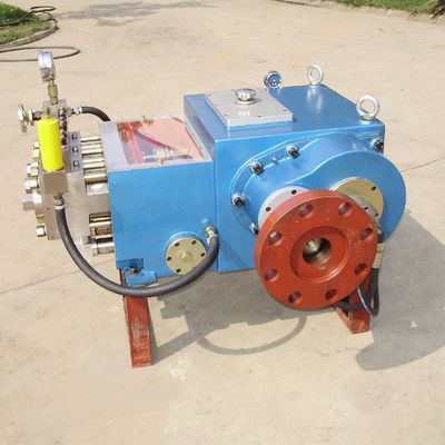 हॉरिजॉन्टल हाई प्रेशर रेसिप्रोकेटिंग प्लंजर पंप 550 बार 90kw वाटर ब्लास्टर